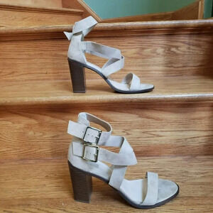 Forever 21 10M tan‎ suede crisscross block heels
